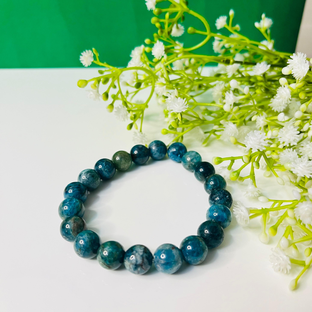 blue-apatite-bracelet-10-mm-enhance-focus-and-ambition