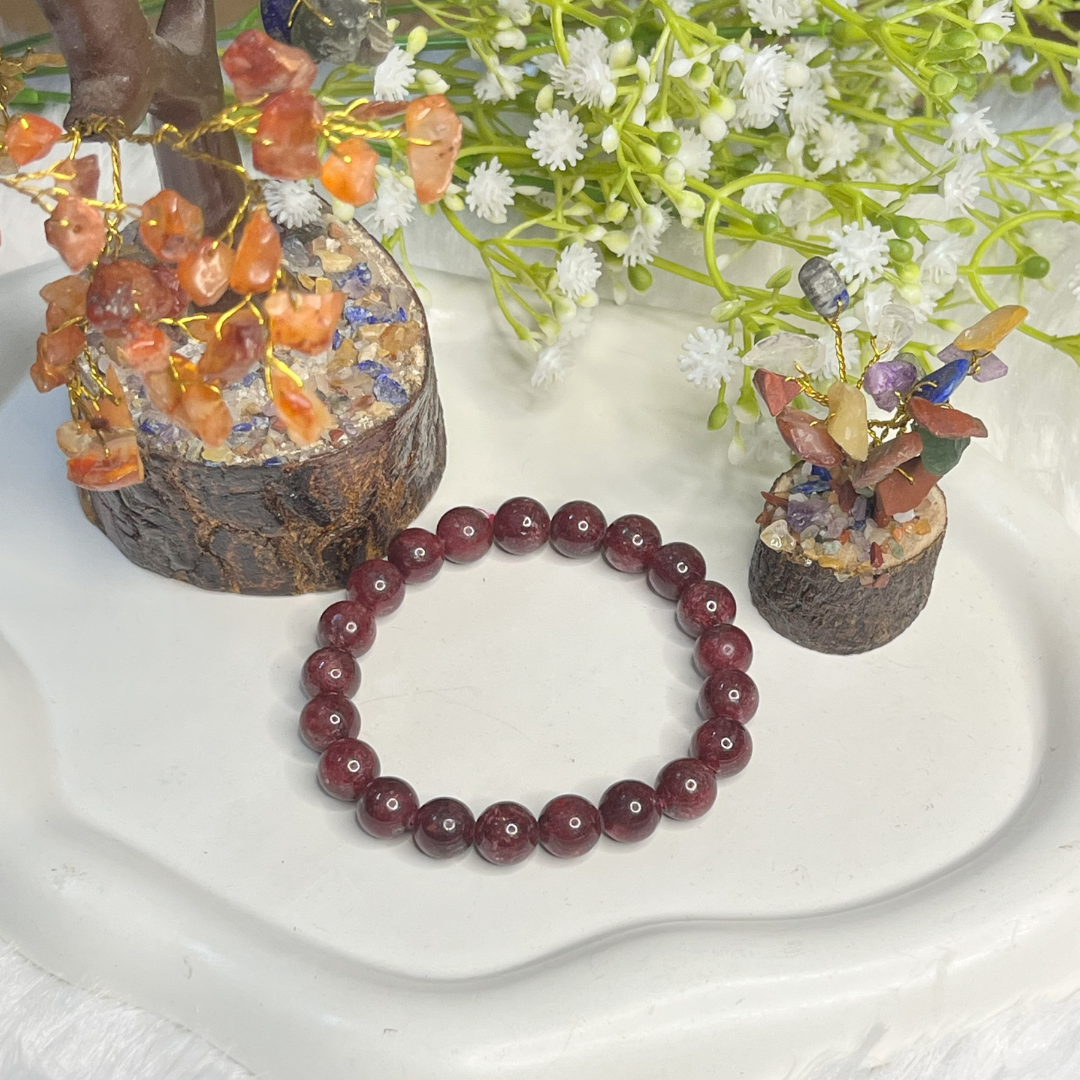 luxurious-ruby-beaded-bracelet