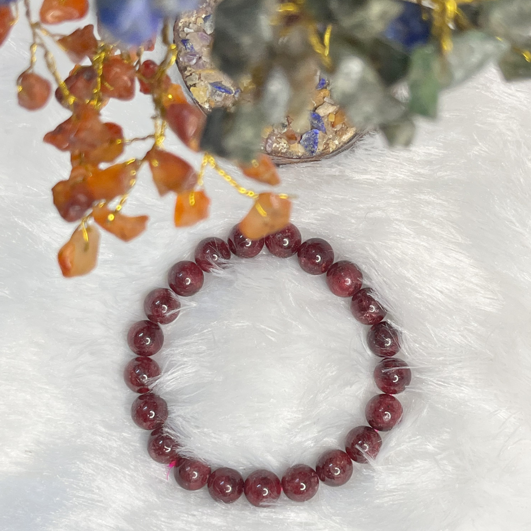 luxurious-ruby-beaded-bracelet