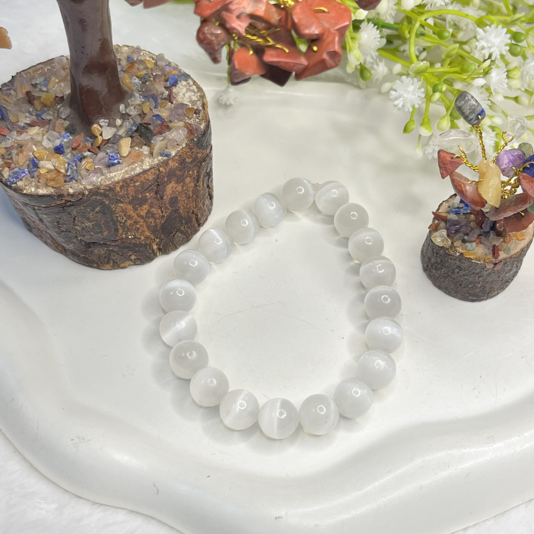 selenite-bracelet-10-mm-cleansing-calmness-mental-clarity-and-stillness