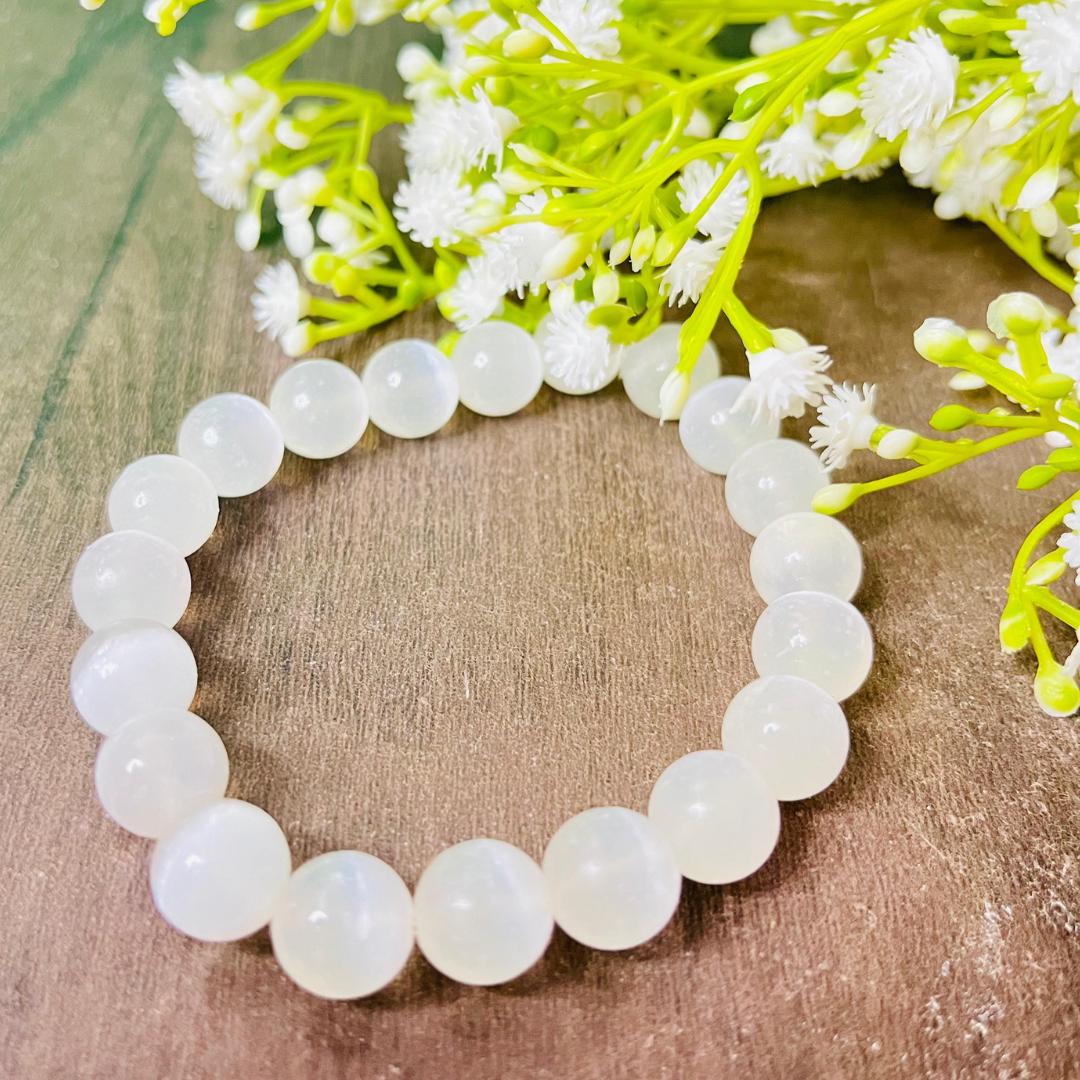 selenite-bracelet-10-mm-cleansing-calmness-mental-clarity-and-stillness