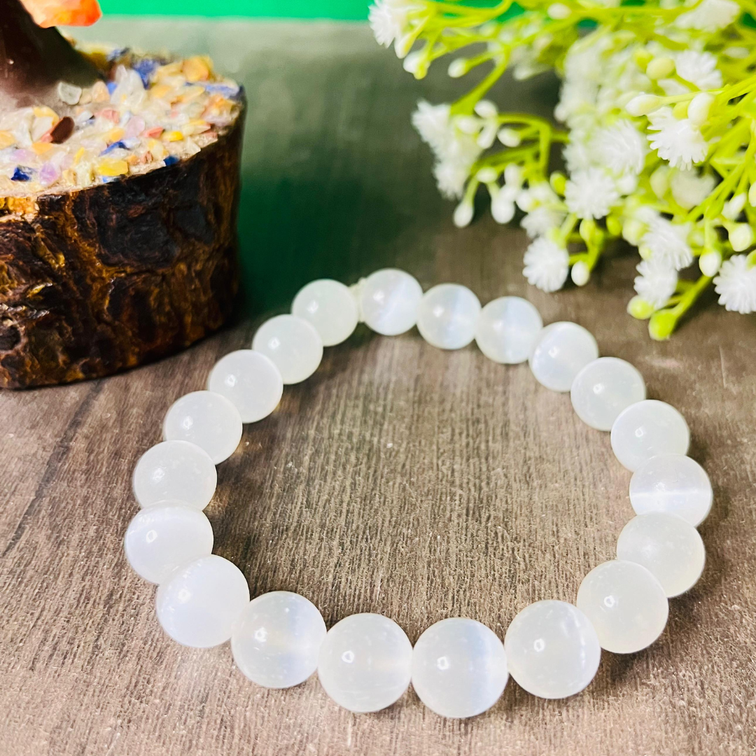 selenite-bracelet-10-mm-cleansing-calmness-mental-clarity-and-stillness