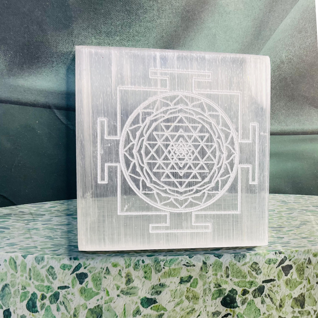 selenite-charging-plate-with-shree-yantra-engraving